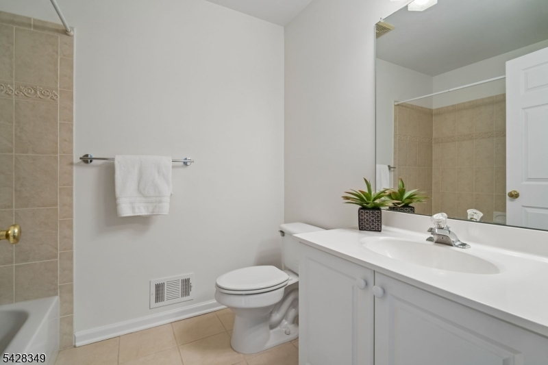 Hamilton Crest - Residential