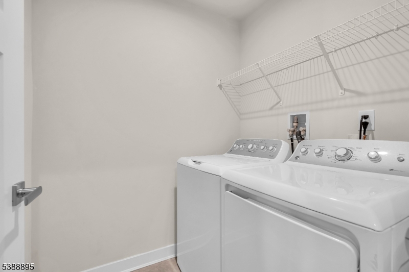 Hawk Pointe - Residential