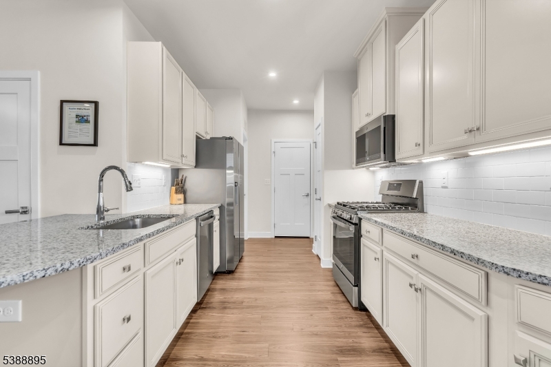 Hawk Pointe - Residential