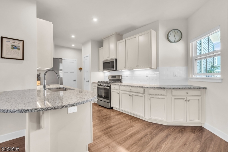 Hawk Pointe - Residential