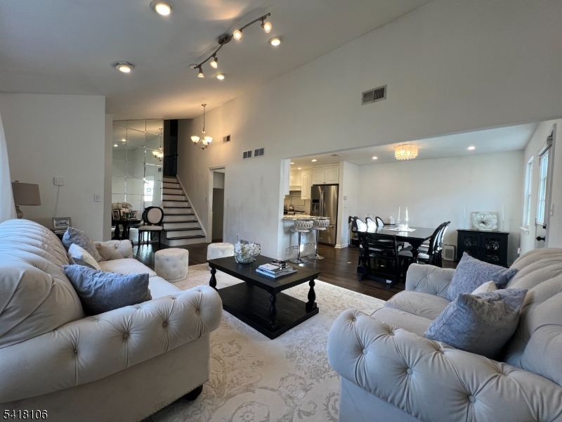 Pompton Mews Twnhouse Assoc - Residential