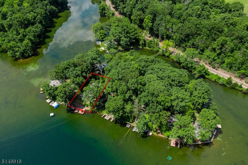 2 Lake Grinnell Ln