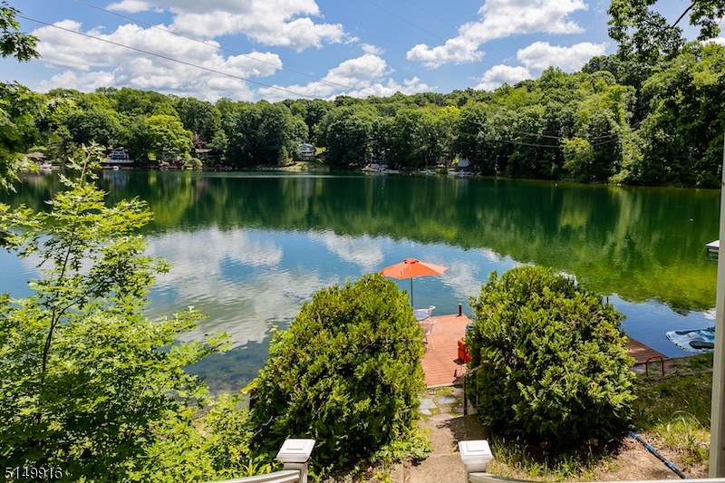2 Lake Grinnell Ln
