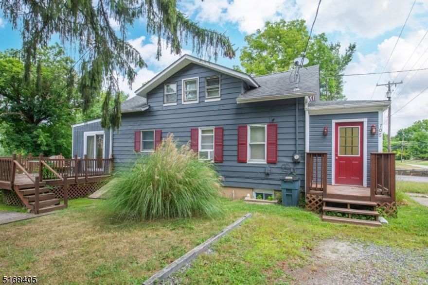 Currently used as a single family home. Zoned Limited Manufacturing/Commercial. See docs in media. 0.3 level acres, accessible from Willow Grove. Off street parking. Flat yard with newer shed. Perfect for contractor/office. Access to major roadways, close to downtown Hackettstown for restaurants/shopping. 5 minutes to Routes 80 and 46.