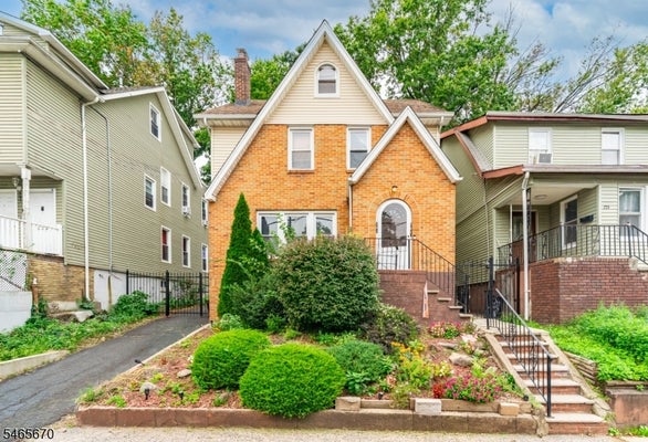 281 SMITH ST, NEWARK, NJ 07106 - Image 016e2ae5b3ddc1e81686a2f51d32f0f8/3985291704