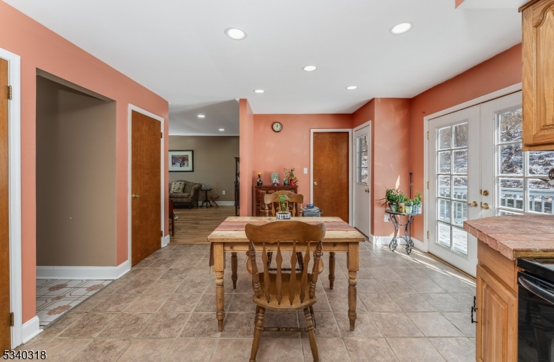 White Twp., New Jersey 07823, United States, 3 Bedrooms Bedrooms, ,3 BathroomsBathrooms,Residential,Active,77814