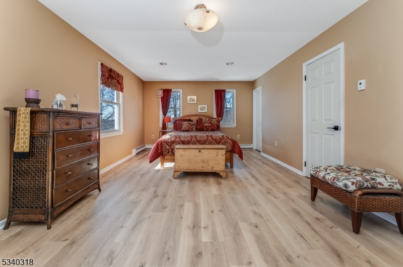 White Twp., New Jersey 07823, United States, 3 Bedrooms Bedrooms, ,3 BathroomsBathrooms,Residential,Active,77814