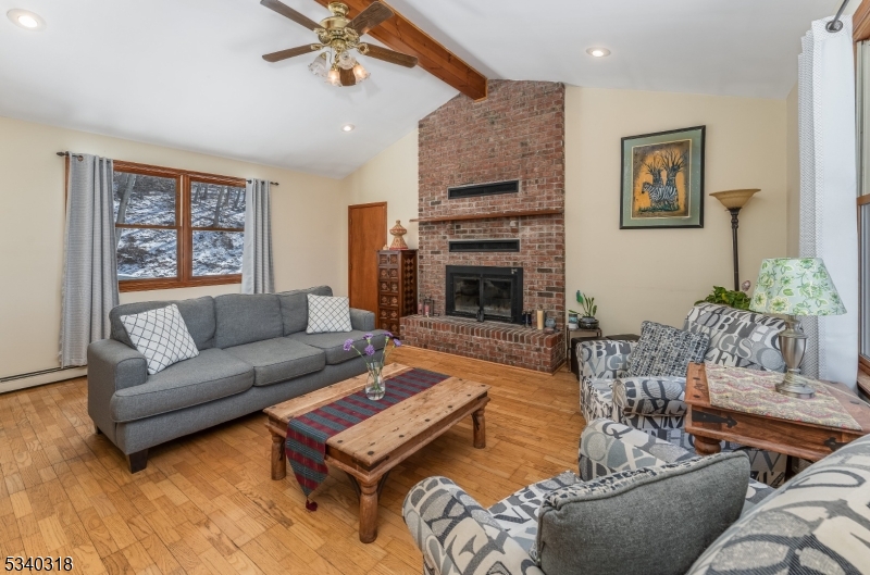 White Twp., New Jersey 07823, United States, 3 Bedrooms Bedrooms, ,3 BathroomsBathrooms,Residential,Active,77814