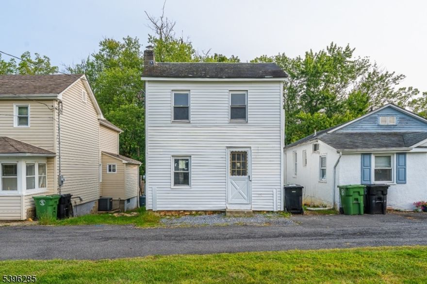 Welcome to this beautifully renovated single property with low taxes! This home features 2 spacious bedrooms and 2 full bathrooms with a complete spacious yard. Step inside to discover an open-concept layout that seamlessly connects the living area to a modern kitchen, designed with stylish finishes and contemporary details. The master bedroom offers a generous walk-in closet, providing both comfort and convenience. Recent updates include a brand new oil tank, electrical system, and plumbing, ensuring peace of mind for years to come. This property is ideally located near schools, shops, parks and major routes, this home combines modern living with everyday convenience.