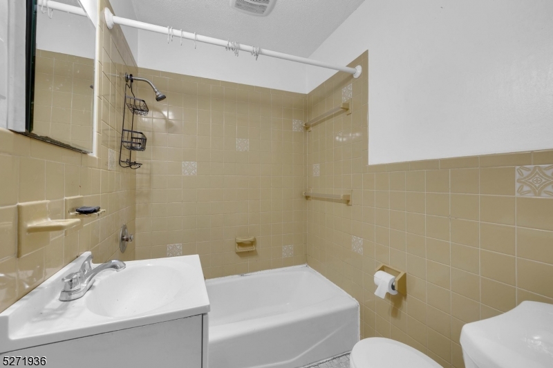 Russling Rd Area - Residential