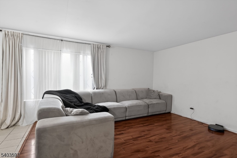 HILTON SECTION - Residential