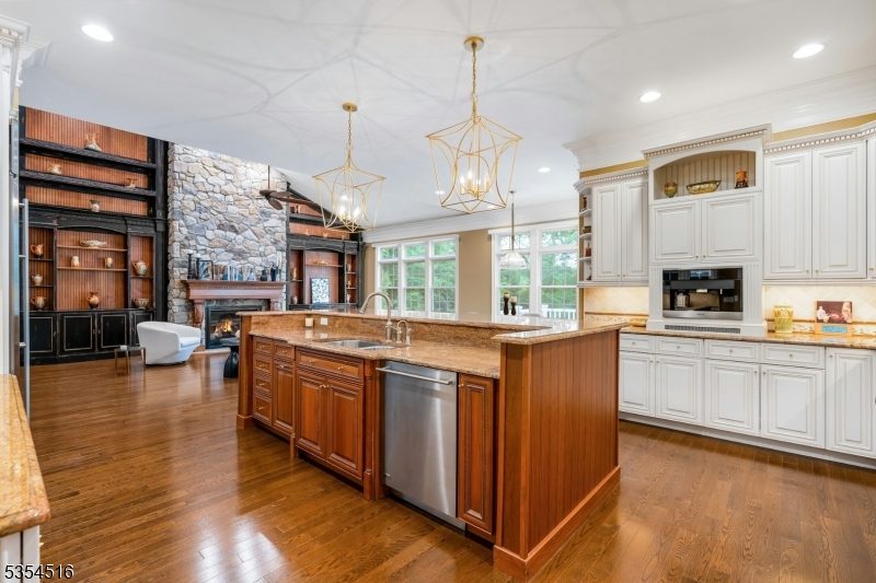 Four Seasons Promenade - Residential