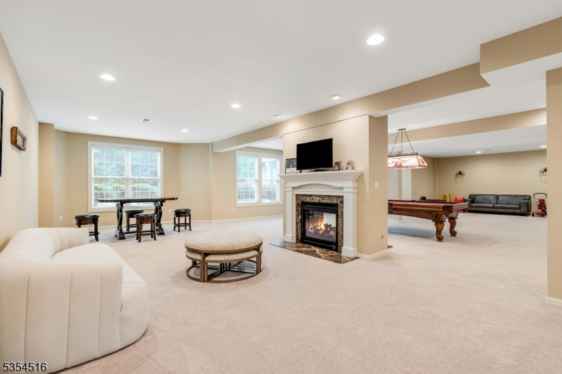 Four Seasons Promenade - Residential