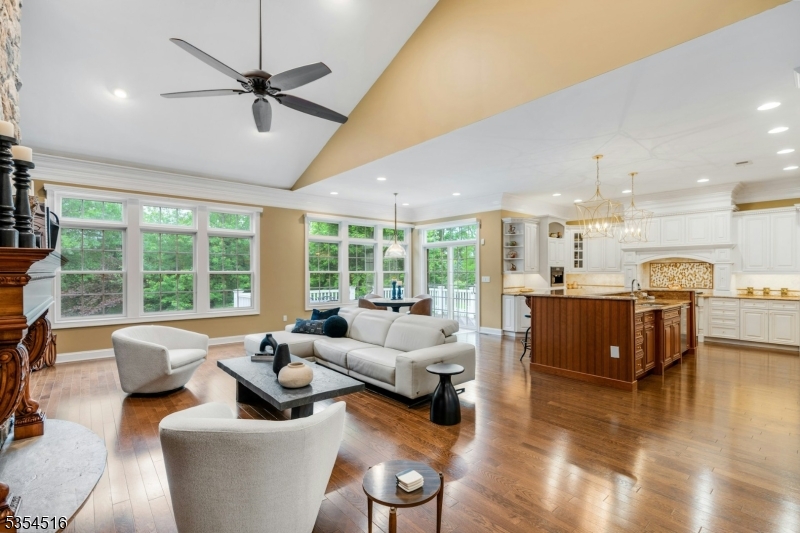 Four Seasons Promenade - Residential