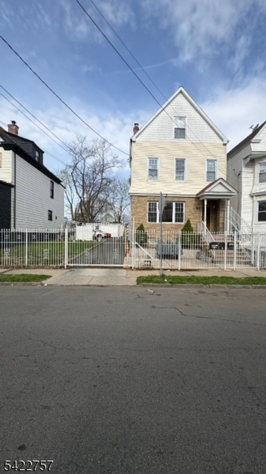 A JEWEL IN IRVINGTON AREA. A LEGAL 3 FAM VERY WELL KEPT. FINISHED BASEMENT DOUBLE LOT WITH APRKING FOR MORE THAN 4 CARS. 2 UNITS WITH 3 BEDROOMS AND 1.5 BATH AND 1 UNIT WITH 2 BEDROOMS 1 BATH ALL SEPARATE UTILITIES. CENTRAL A/C LOCATED WITHIN SHORT DISTANCE TO SPRINGFIELD AND CLINTON AVE. FOR PUBLIC TRANSPORTATION. GOOD FOR INVESTORS OR FIRST TIME HOME BUYER. AND LOTS OF POTENTIAL