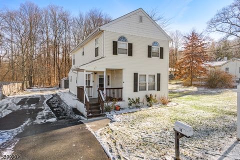 13 Woodsedge Ave, Mount Olive Twp., NJ 07828 - #: 3999577