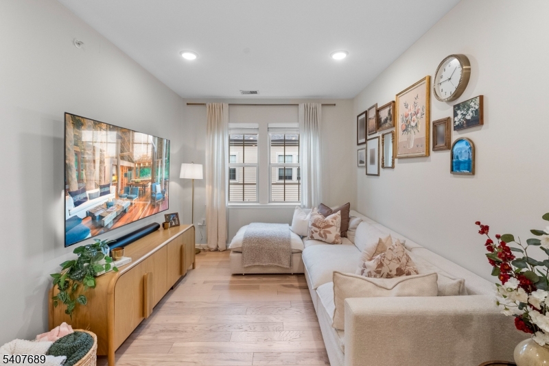 Somerville Station - Residential