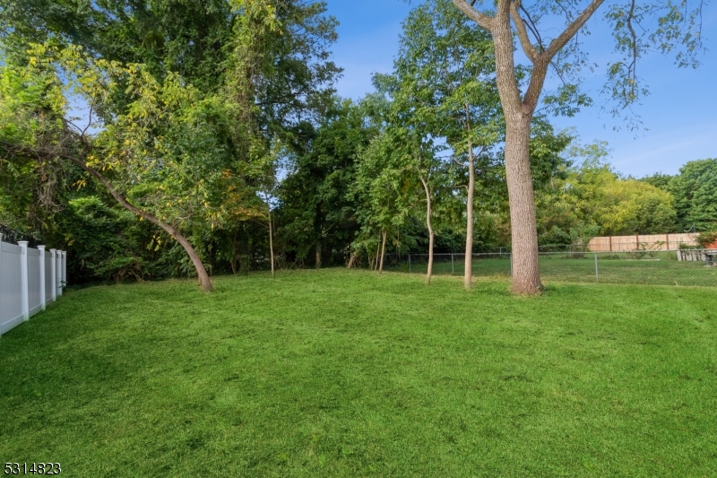 Somerville Boro, New Jersey 08876, United States, 3 Bedrooms Bedrooms, ,3 BathroomsBathrooms,Residential,Pending,41493