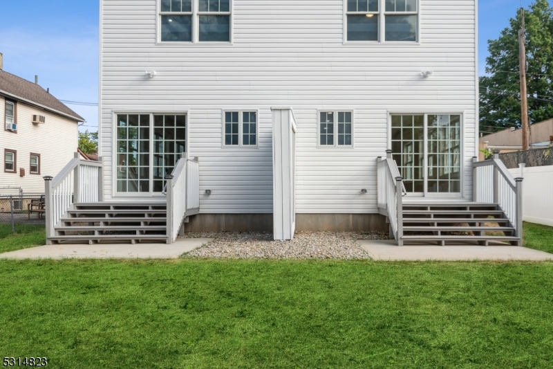 Somerville Boro, New Jersey 08876, United States, 3 Bedrooms Bedrooms, ,3 BathroomsBathrooms,Residential,Pending,41493