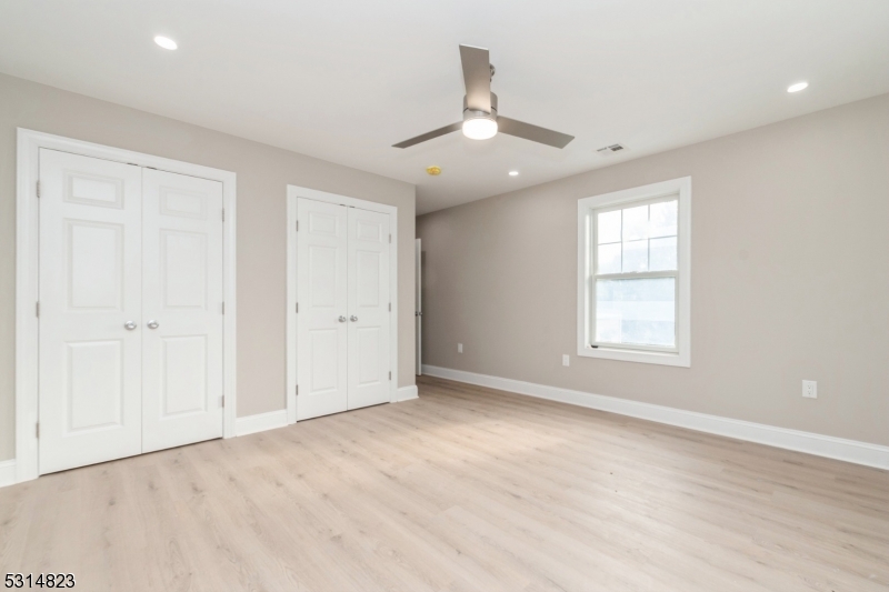 Somerville Boro, New Jersey 08876, United States, 3 Bedrooms Bedrooms, ,3 BathroomsBathrooms,Residential,Pending,41493