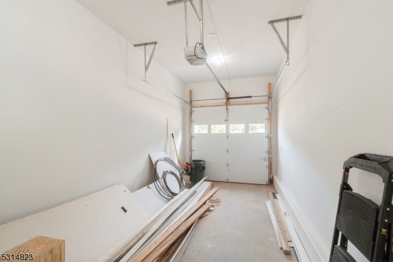 Somerville Boro, New Jersey 08876, United States, 3 Bedrooms Bedrooms, ,3 BathroomsBathrooms,Residential,Pending,41493