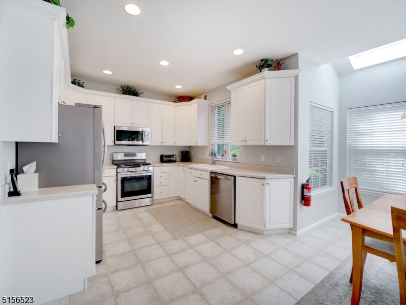 POETS PEAK - Residential