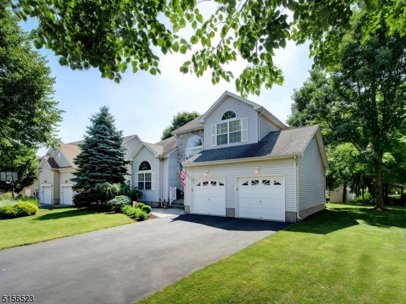 POETS PEAK - Residential