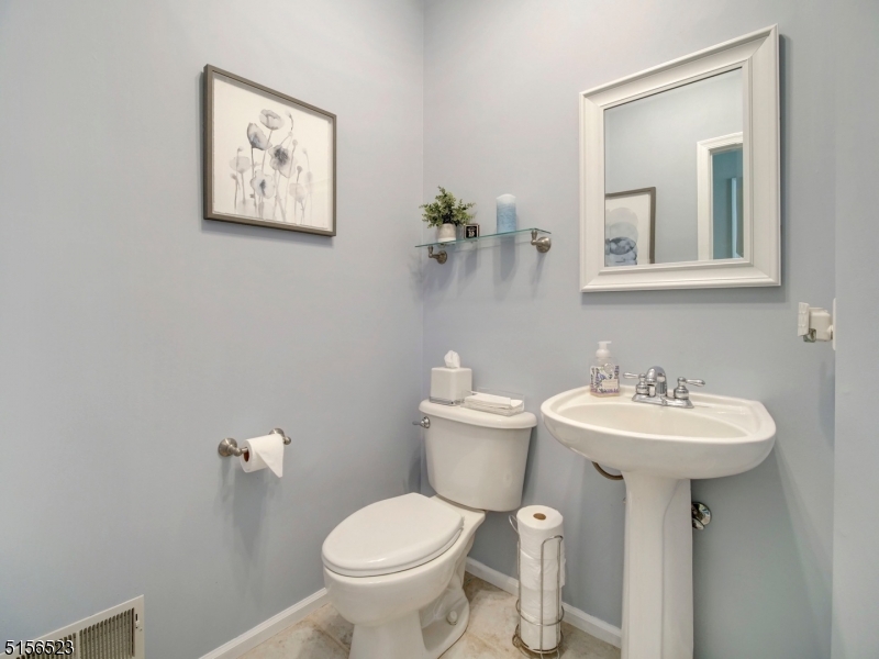 POETS PEAK - Residential