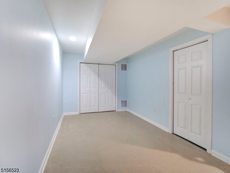 POETS PEAK - Residential