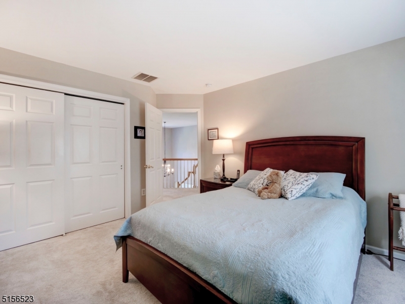 POETS PEAK - Residential