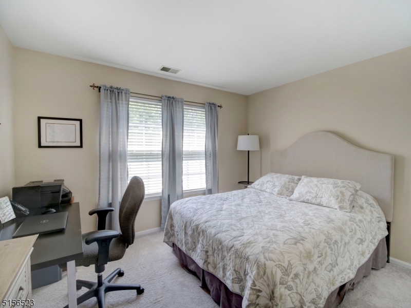 POETS PEAK - Residential