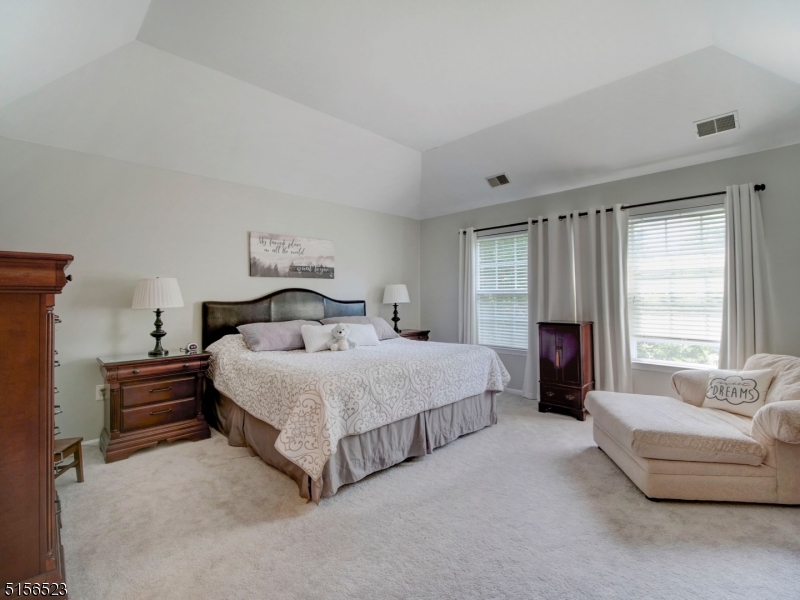 POETS PEAK - Residential