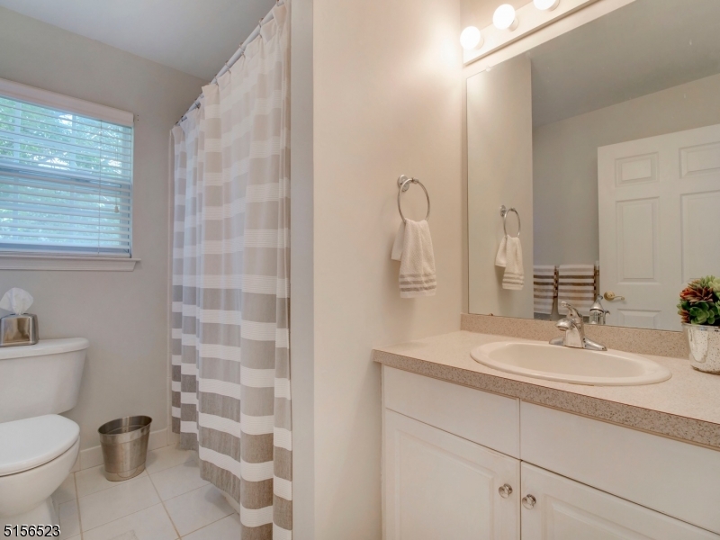 POETS PEAK - Residential