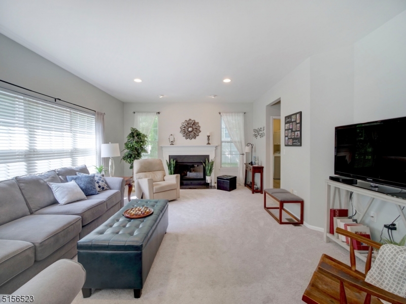 POETS PEAK - Residential