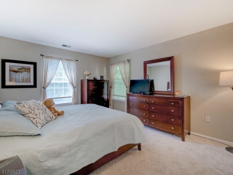 POETS PEAK - Residential