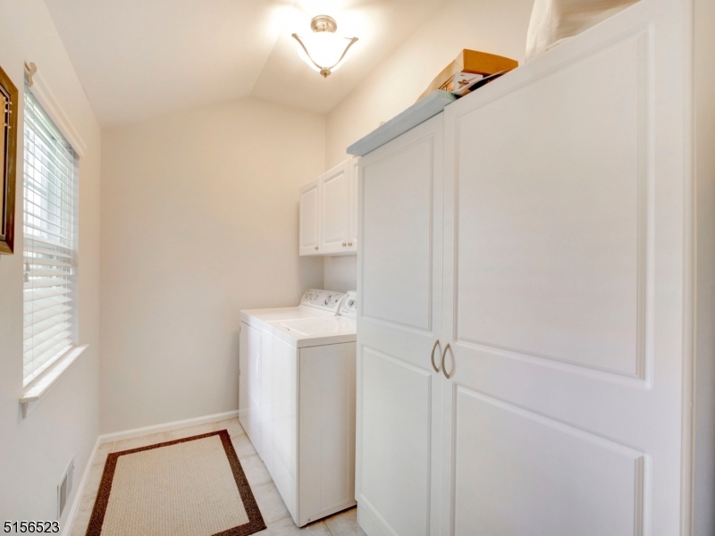 POETS PEAK - Residential