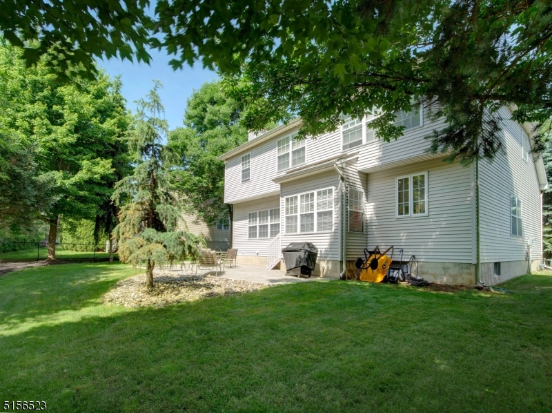 POETS PEAK - Residential