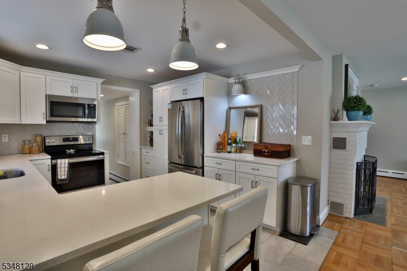 Hampton Boro, New Jersey 08827, United States, 3 Bedrooms Bedrooms, ,2 BathroomsBathrooms,Residential,Pending,100330