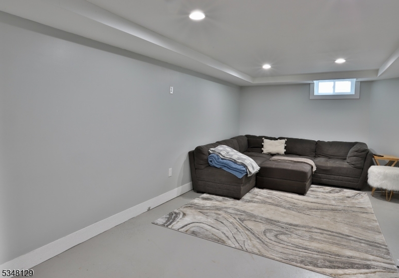 Hampton Boro, New Jersey 08827, United States, 3 Bedrooms Bedrooms, ,2 BathroomsBathrooms,Residential,Pending,100330