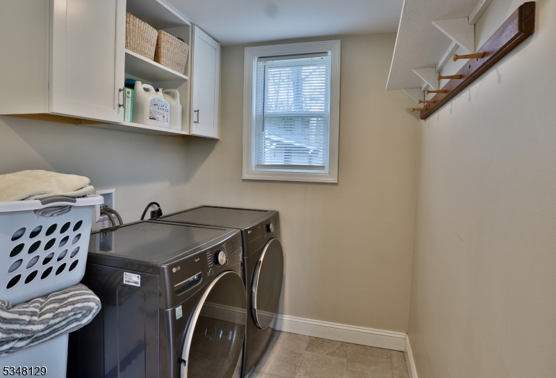 Hampton Boro, New Jersey 08827, United States, 3 Bedrooms Bedrooms, ,2 BathroomsBathrooms,Residential,Pending,100330