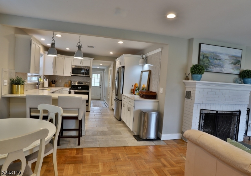 Hampton Boro, New Jersey 08827, United States, 3 Bedrooms Bedrooms, ,2 BathroomsBathrooms,Residential,Pending,100330