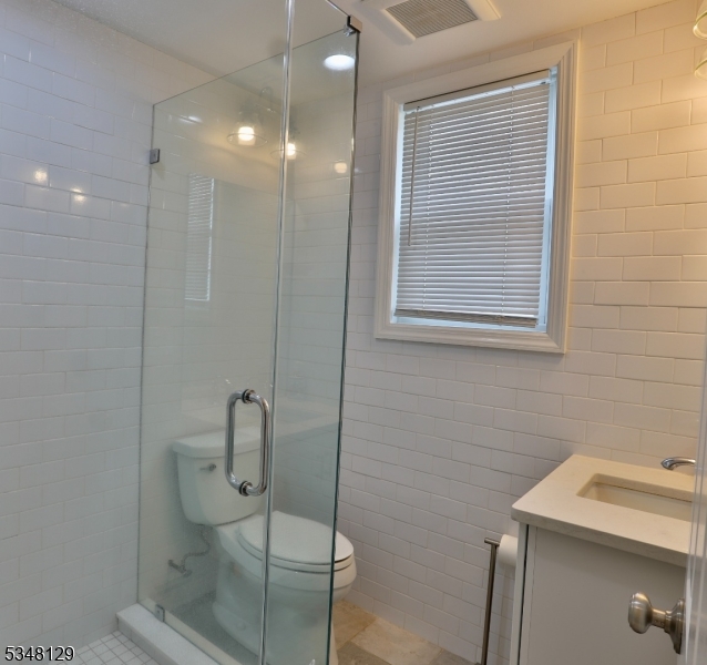 Hampton Boro, New Jersey 08827, United States, 3 Bedrooms Bedrooms, ,2 BathroomsBathrooms,Residential,Pending,100330