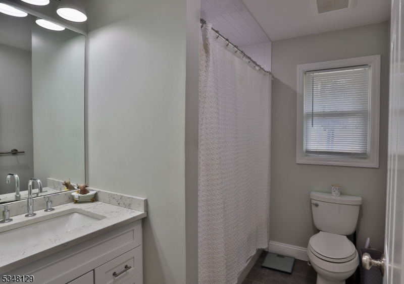 Hampton Boro, New Jersey 08827, United States, 3 Bedrooms Bedrooms, ,2 BathroomsBathrooms,Residential,Pending,100330