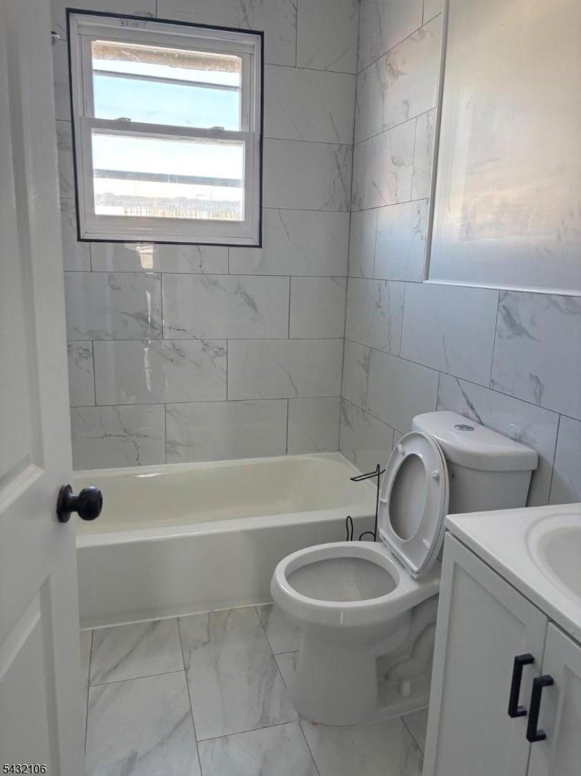 69 Columbia St 2 - Photo 4