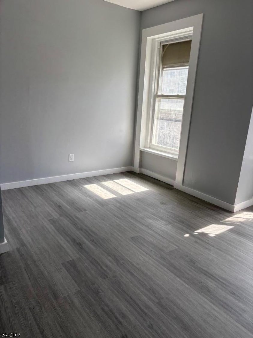 69 Columbia St 2 - Photo 2