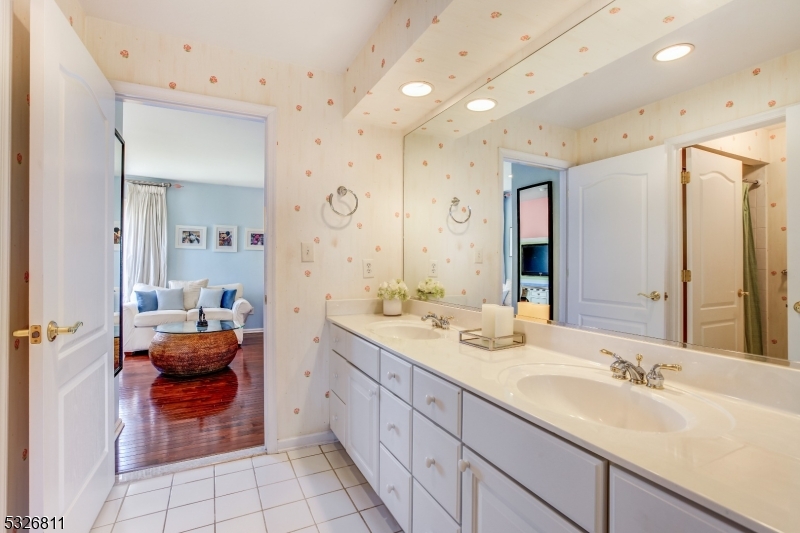 Hunterdon Pointe - Residential