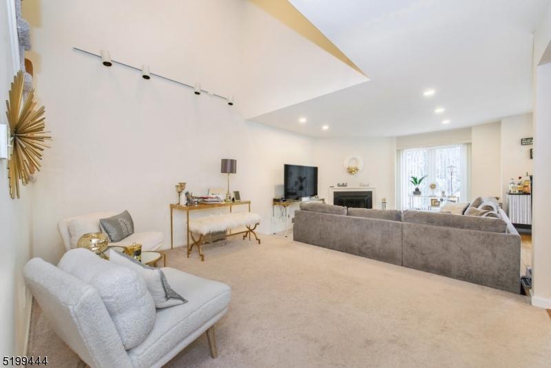 Dorset Hollow - Residential