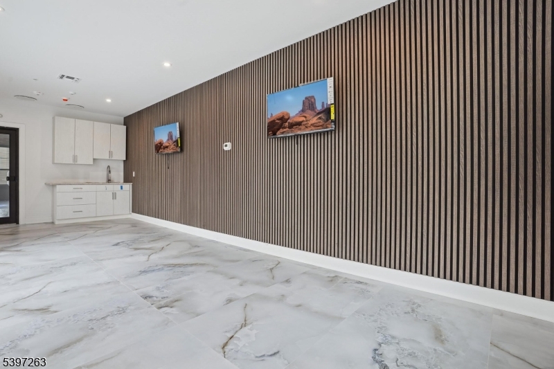 Fairview Plaza - Residential Lease