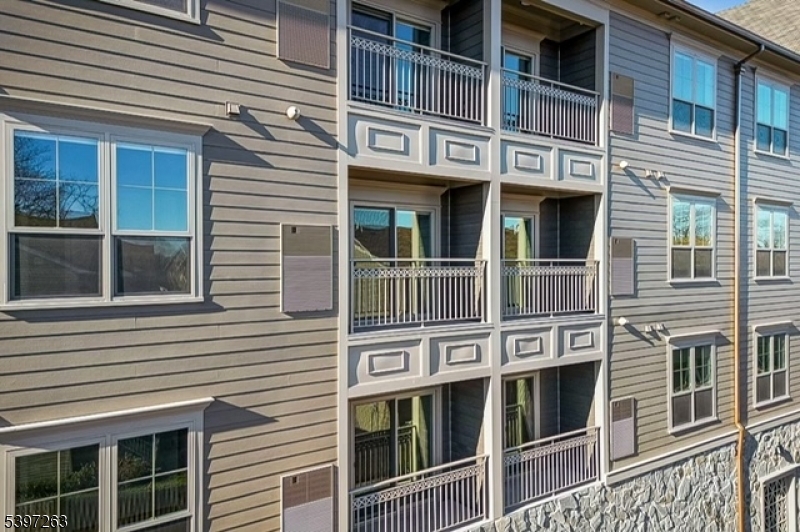 Fairview Plaza - Residential Lease