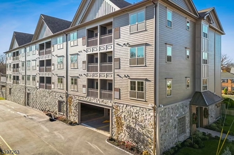 Fairview Plaza - Residential Lease